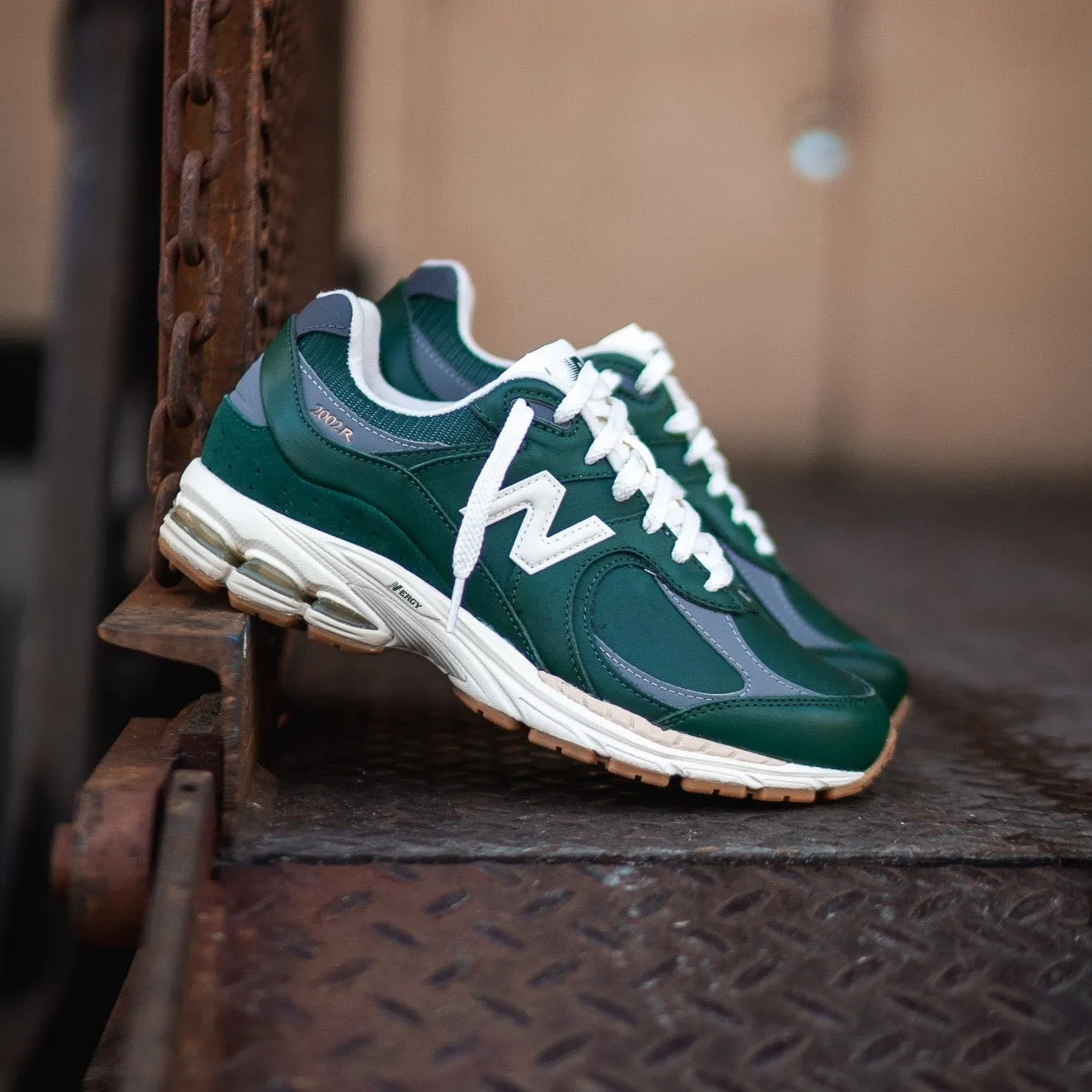 New Balance 2002R Green/Grey M2002RVI