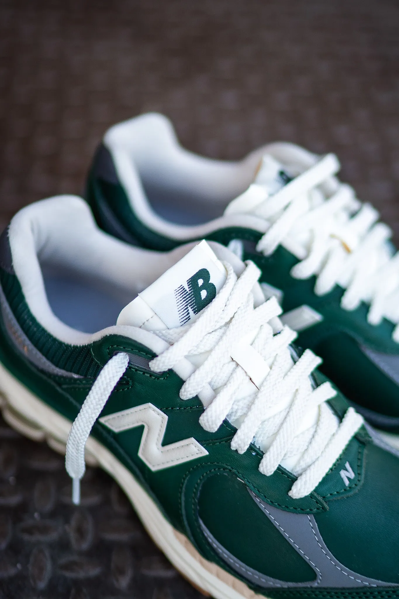 New Balance 2002R Green/Grey M2002RVI