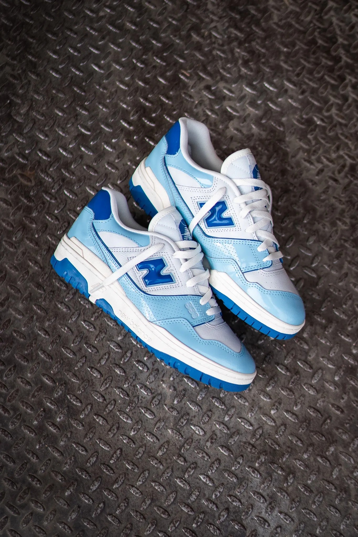 New Balance 550 sneakers - white and powder blue