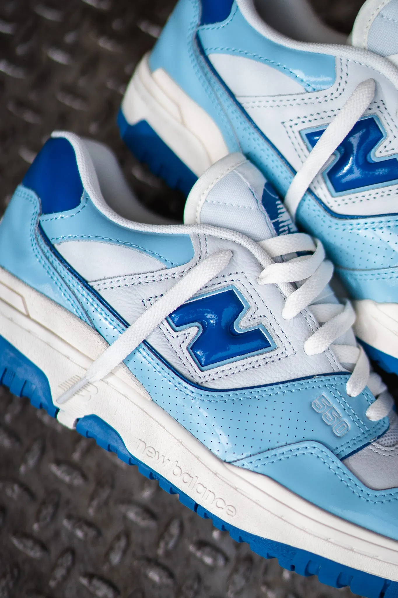 New Balance 550 sneakers - white and powder blue