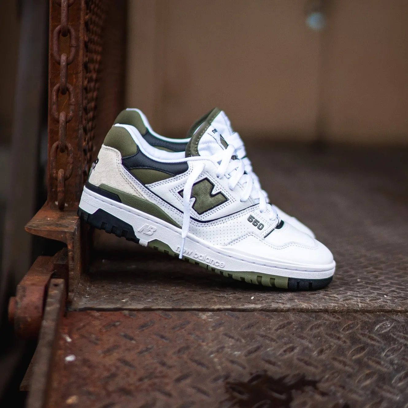 New Balance 550 - White/Olive (BB550DOB)