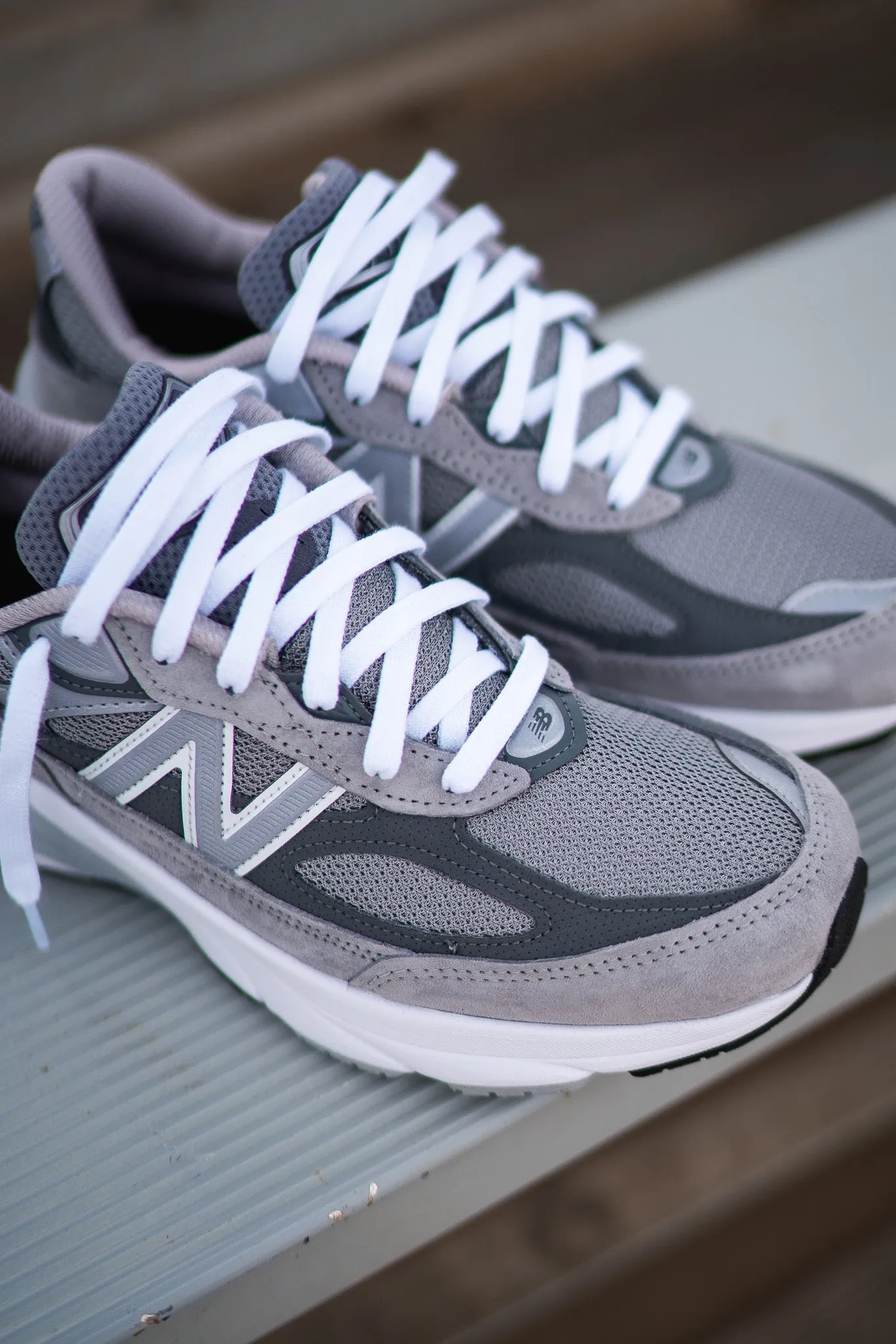 New Balance Men's 990v6 Grey Sneakers - M990GL6